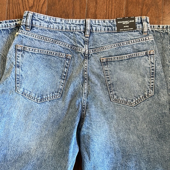 H&M 90’s Straight High Waist Jeans - Picture 6 of 9